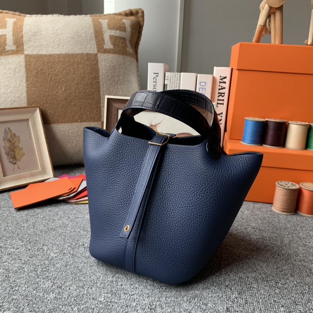 에르메스 피코탄18 블루드프루쎄 금장 끌레망스 악어가죽 핸들